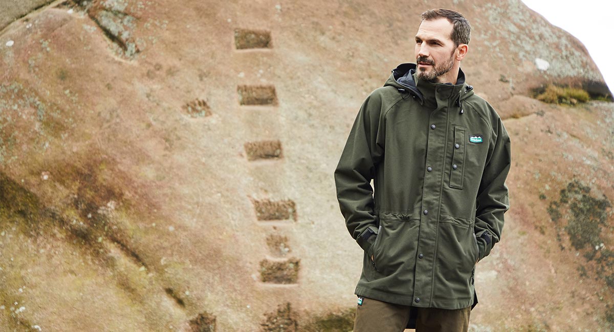 Understanding Technical Fabrics vs Traditional Wool for Outdoor Wear | ArdMoor