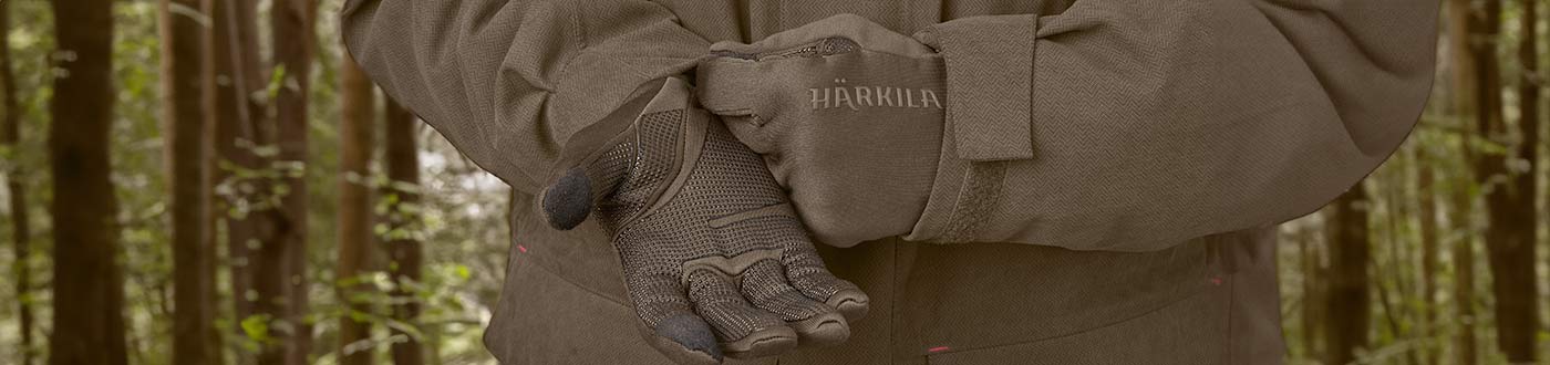 Men's gloves for all seasons. Find fingerless gloves to waterproof gloves from brands including Harkila, Laksen & Deerhunter