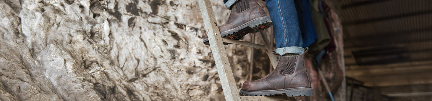 Men's safety boots for work & utility. Shop steel toe, safety wellingtons & waterproof rigger boots from Ariat, Helly Hansen & Xpert