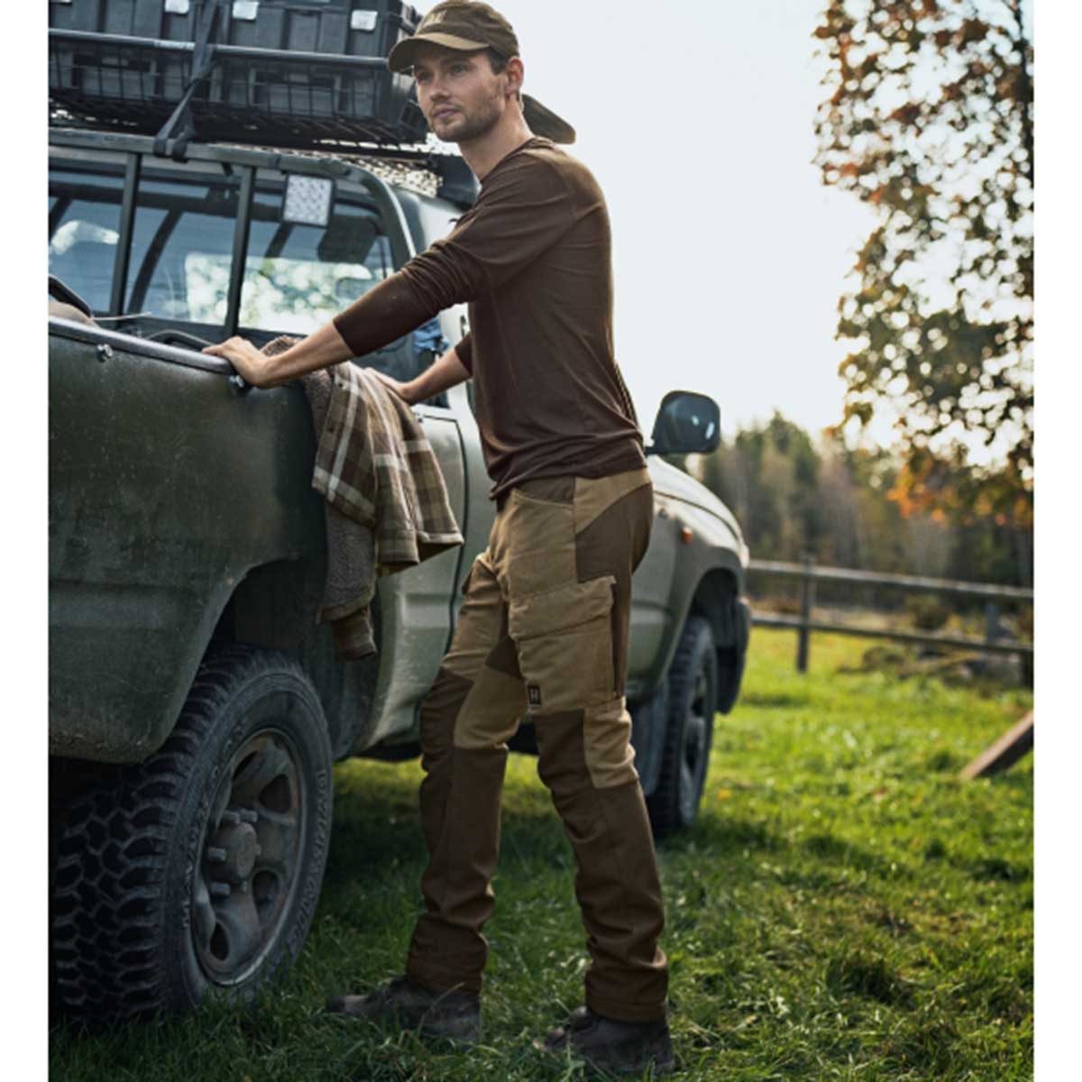 Harkila Scandinavian Trousers - lifestyle Harkila Scandinavian Trousers - lifestyle