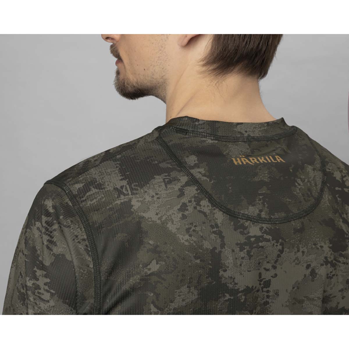Härkila NOCTYX Camo L/S T-Shirt - on model rear Härkila NOCTYX Camo L/S T-Shirt - on model rear