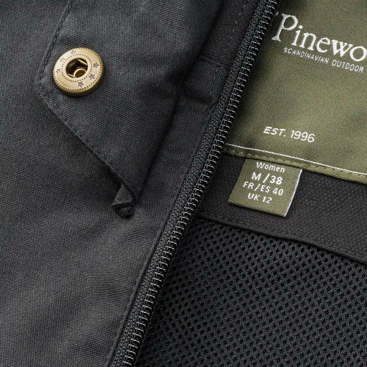 Pinewood Finnveden Hybrid Women's Jacket - Black - Label Close Up Pinewood Finnveden Hybrid Women's Jacket - Black - Label Close Up