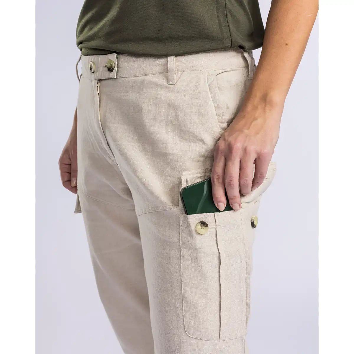 Pinewood Varnamo InsectSafe Women's Linen Trousers- leg pocket detail Pinewood Varnamo InsectSafe Women's Linen Trousers- leg pocket detail