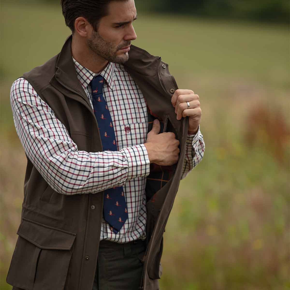 Alan Paine Lockwood Men's Waistcoat - Olive - Model Alan Paine Lockwood Men's Waistcoat - Olive - Model