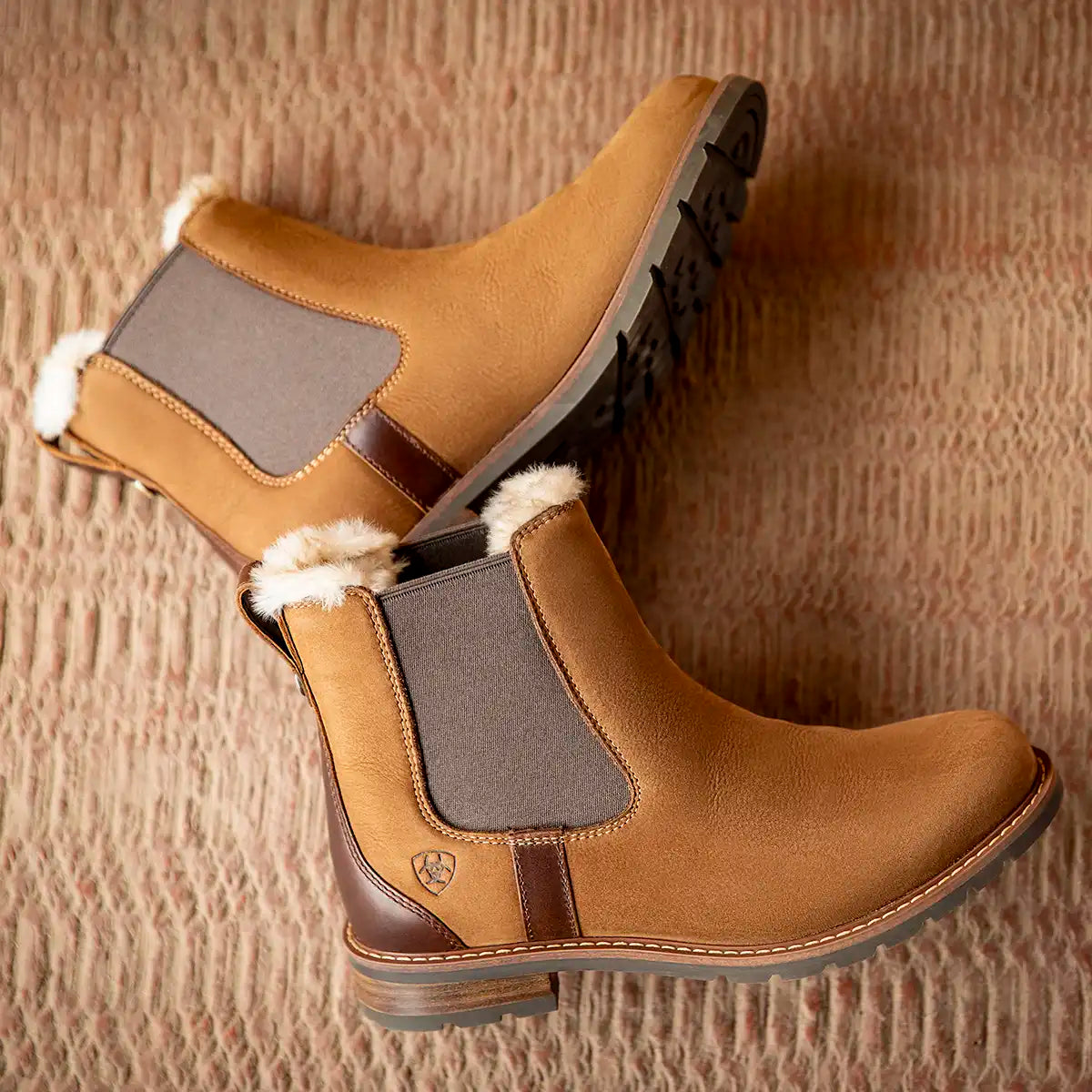 Ariat Women's Wexford Waterproof Sherpa Chelsea Boots - Lifestyle Ariat Women's Wexford Waterproof Sherpa Chelsea Boots - Lifestyle