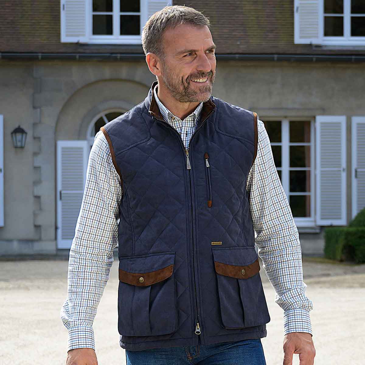 Baleno Thames Men's Quilted Gilet - navy on model Baleno Thames Men's Quilted Gilet - navy on model