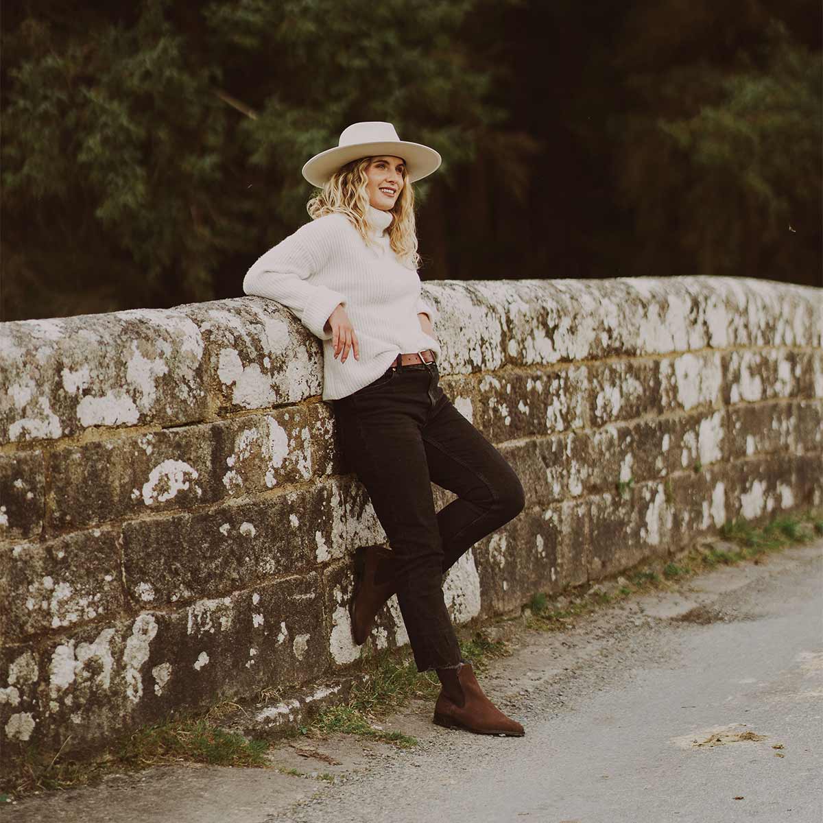 Chatham Lynch Lady Chelsea Boots - Model Chatham Lynch Lady Chelsea Boots - Model