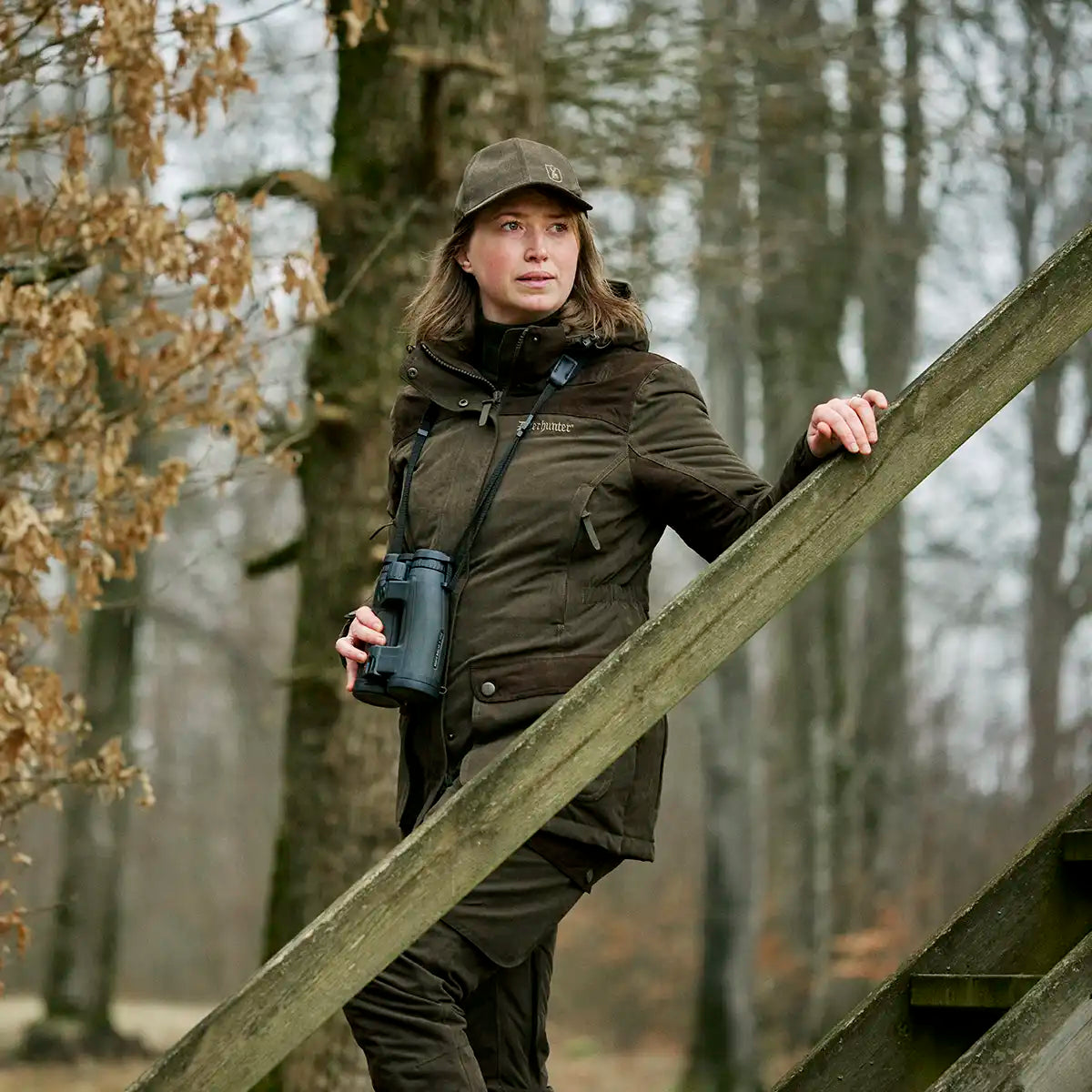 Deerhunter Eagle Cap - Tarmac Green - On Female Model Deerhunter Eagle Cap - Tarmac Green - On Female Model