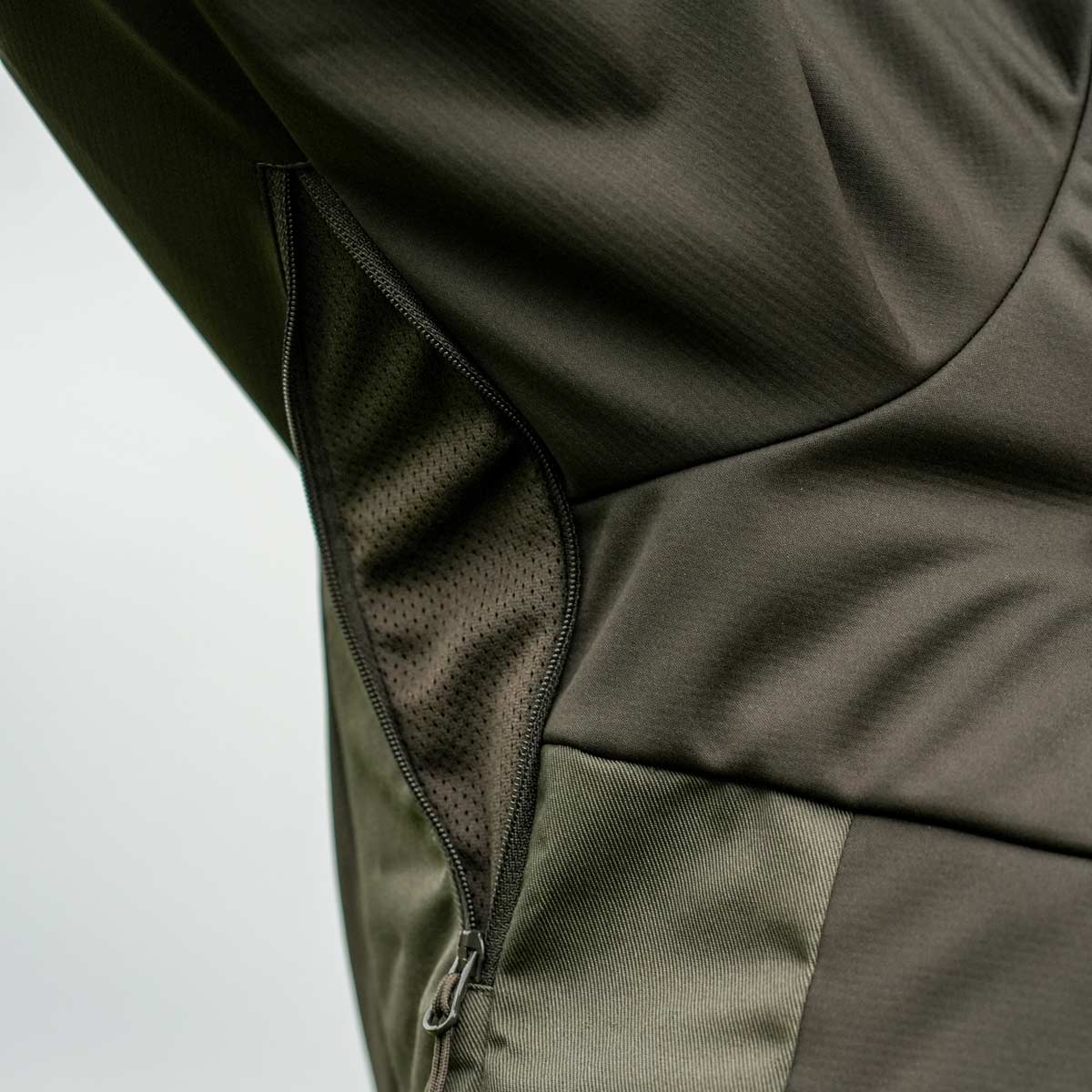 Harehill Ridgegate Active Hybrid Softshell Jacket - Under Arm Vents Harehill Ridgegate Active Hybrid Softshell Jacket - Under Arm Vents