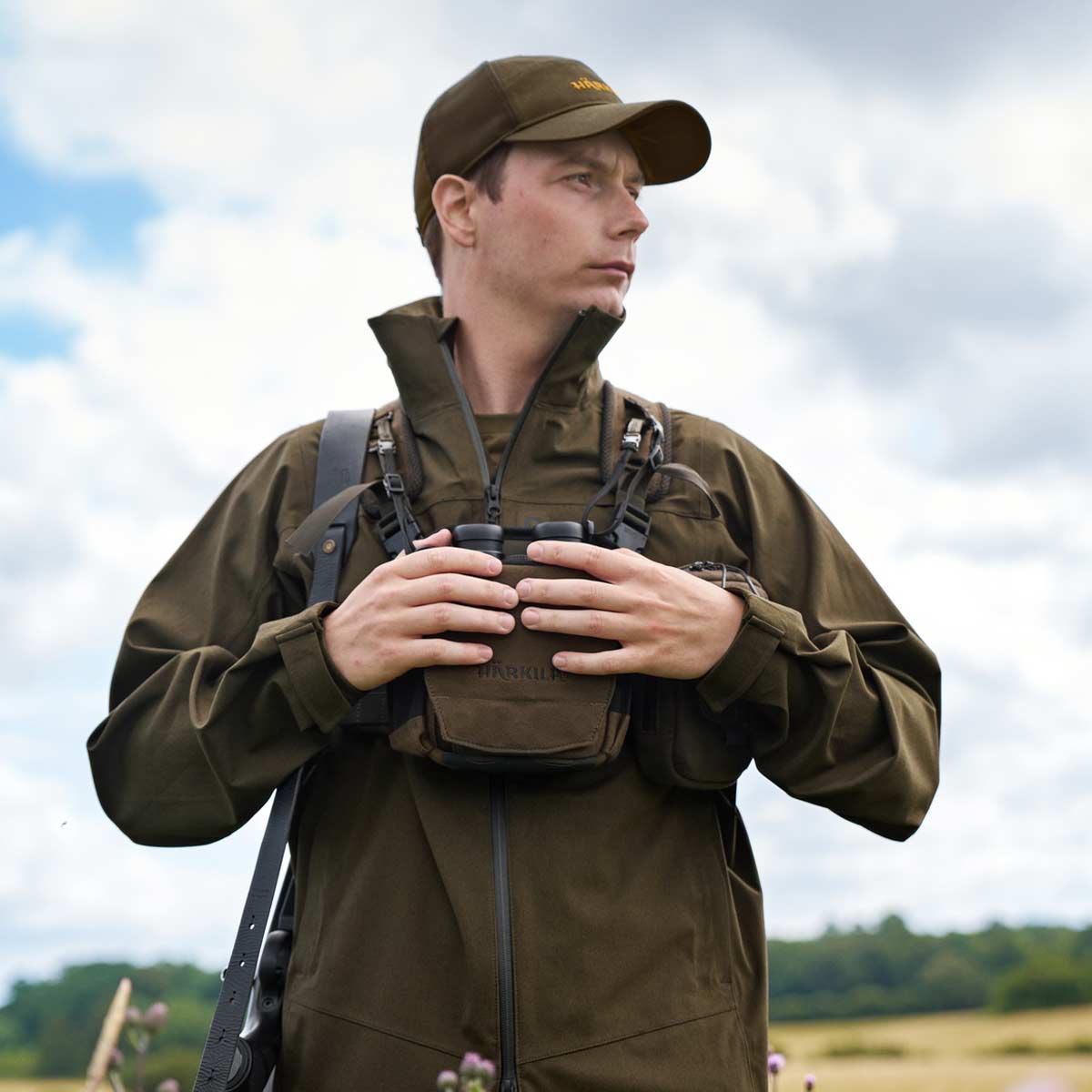 Harkila Bino Harness - On Model Open Harkila Bino Harness - On Model Open