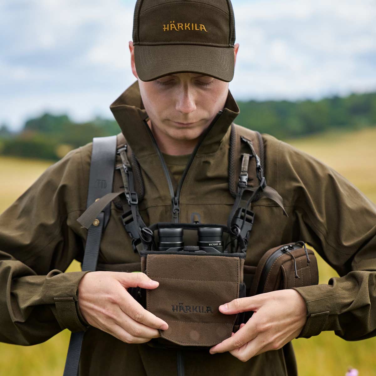 Harkila Bino Harness - On Model Harkila Bino Harness - On Model