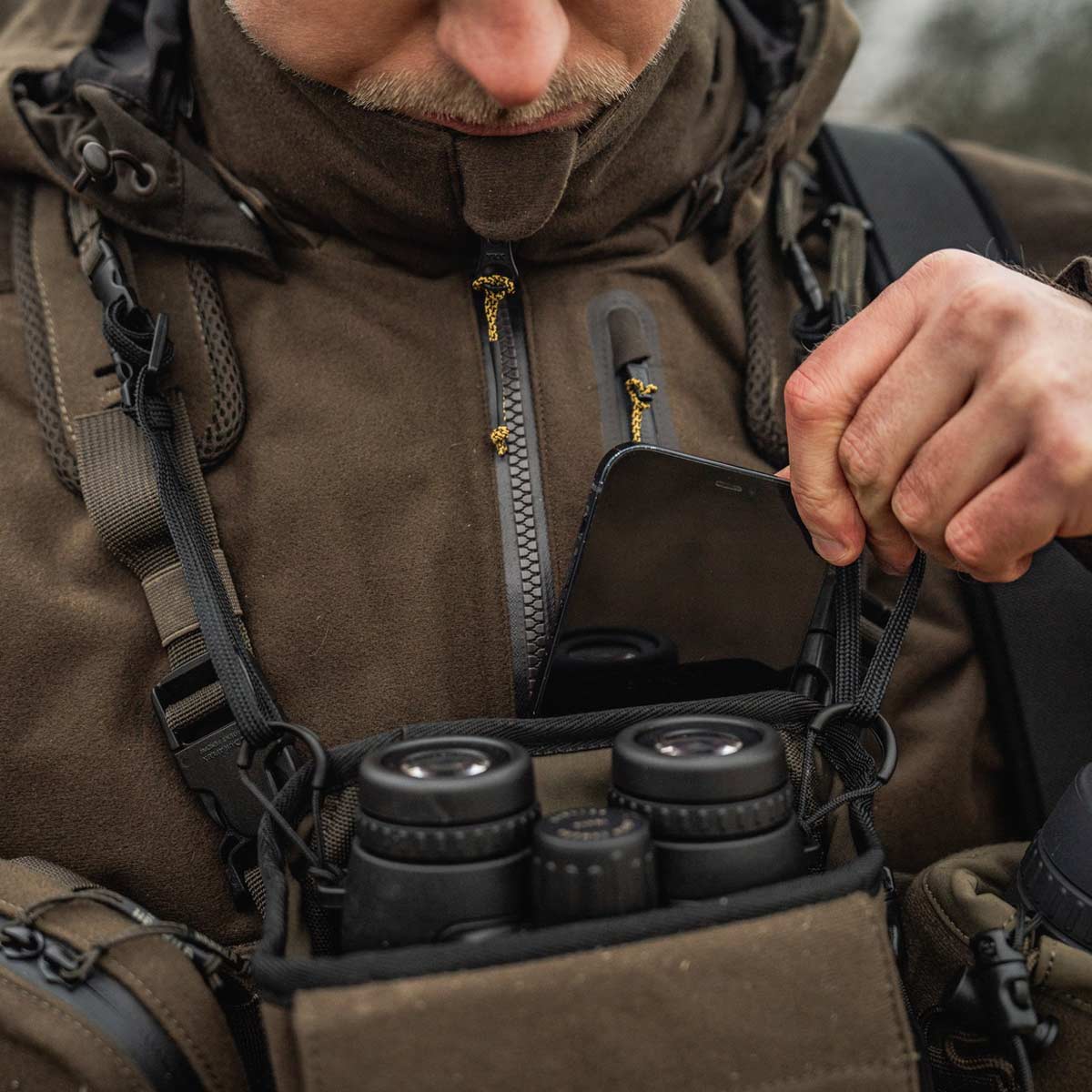 Harkila Bino Harness - Rear Phone Pocket Harkila Bino Harness - Rear Phone Pocket