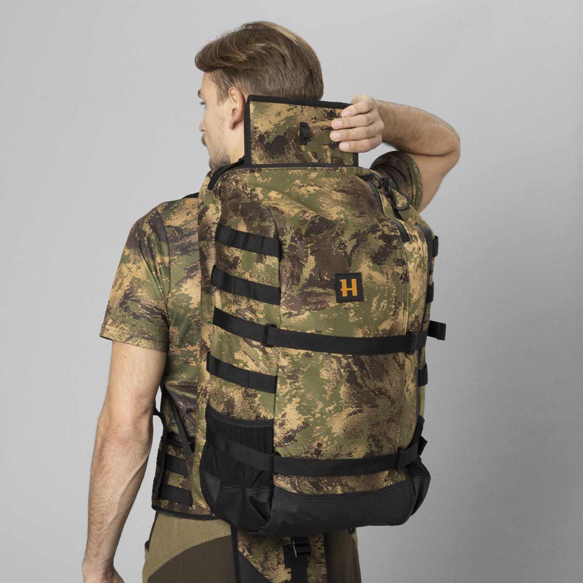 Harkila Deer Stalker Backpack - On Model with Rifle Pocket Harkila Deer Stalker Backpack - On Model with Rifle Pocket