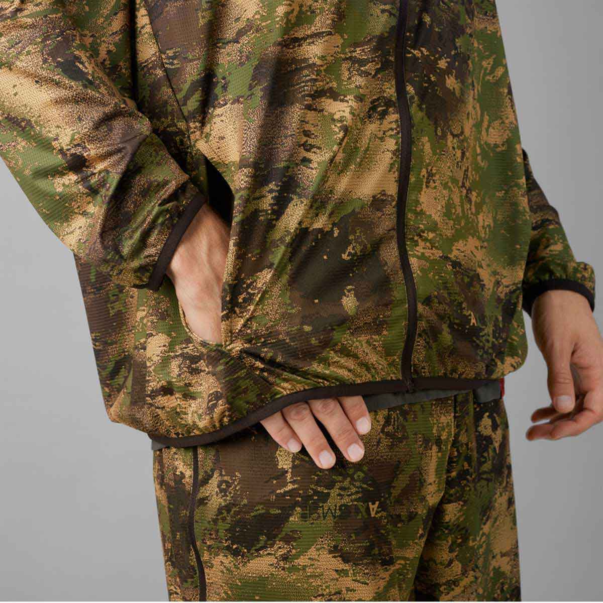 Harkila Deer Stalker Camo Cover Jacket - pocket detail Harkila Deer Stalker Camo Cover Jacket - pocket detail