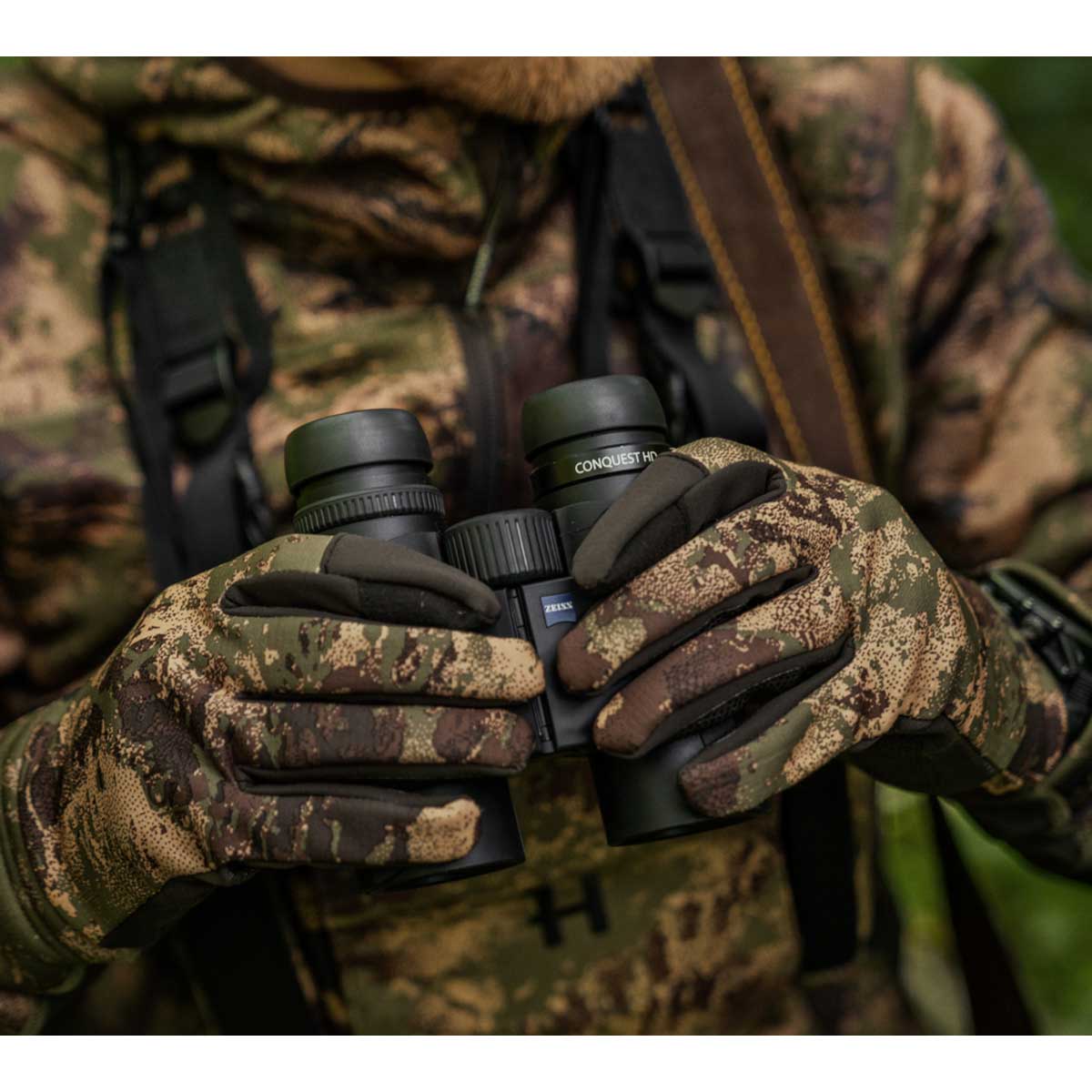Harkila Deer Stalker Camo Fleece Gloves - lifestyle Harkila Deer Stalker Camo Fleece Gloves - lifestyle