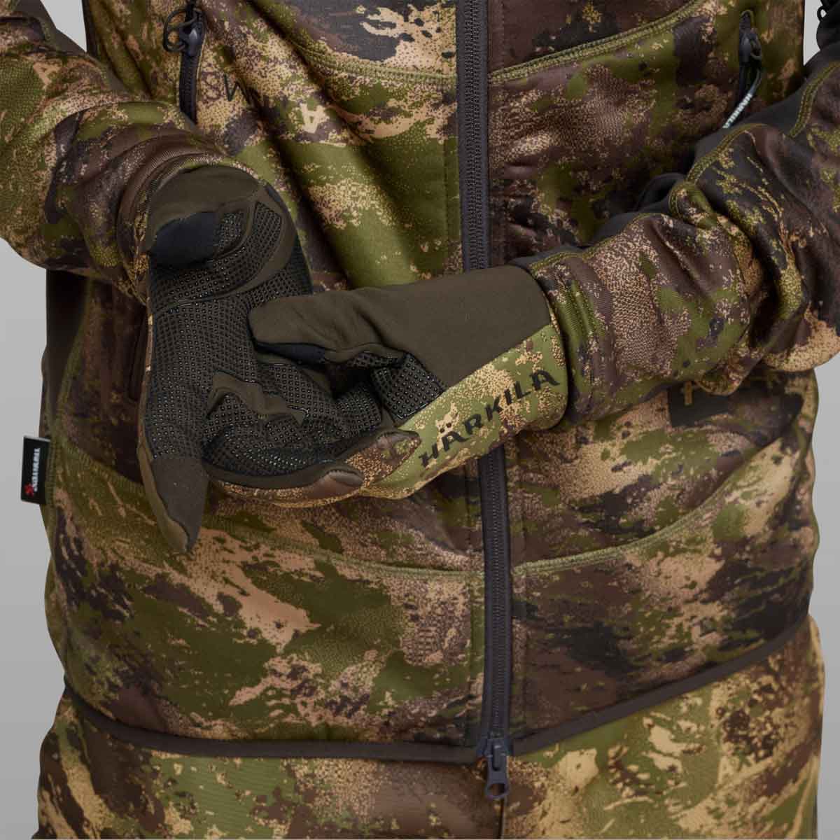 Harkila Deer Stalker Camo Fleece Gloves - on model Harkila Deer Stalker Camo Fleece Gloves - on model