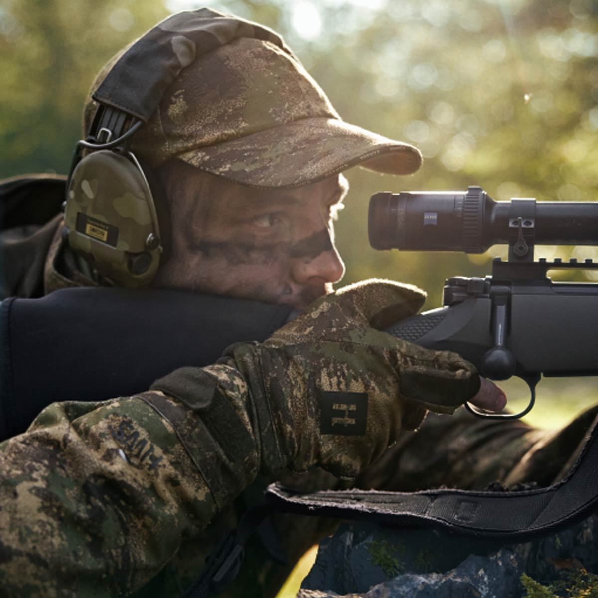 Harkila Deer Stalker Camo HWS Gloves - Lifestyle Harkila Deer Stalker Camo HWS Gloves - Lifestyle