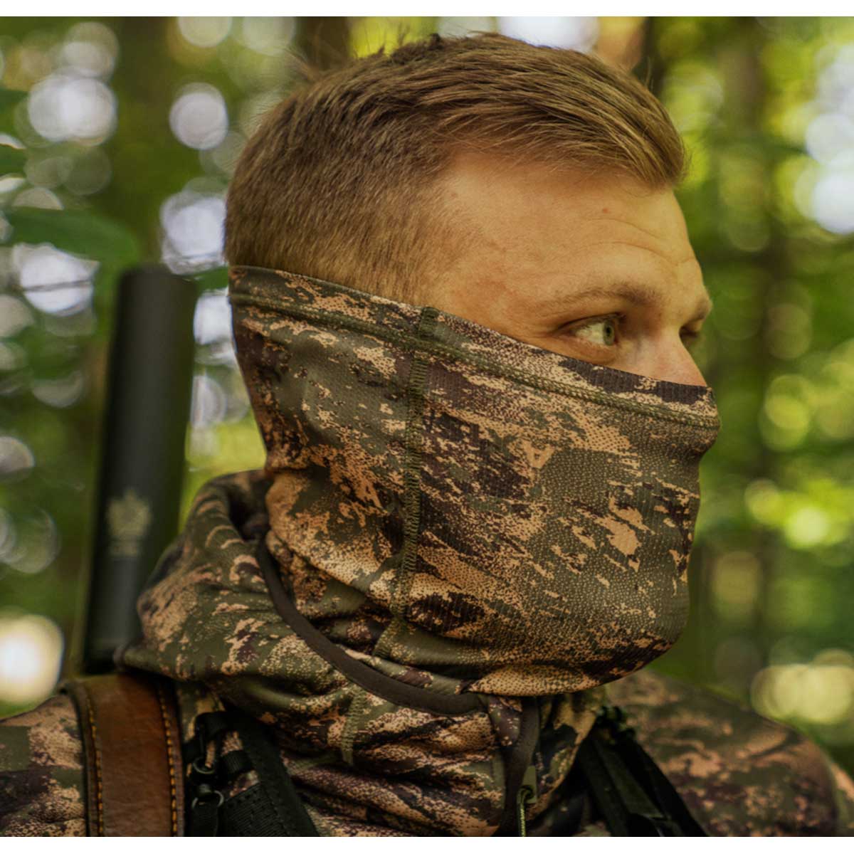 Harkila Deer Stalker Camo Neck Gaiter - lifestyle Harkila Deer Stalker Camo Neck Gaiter - lifestyle