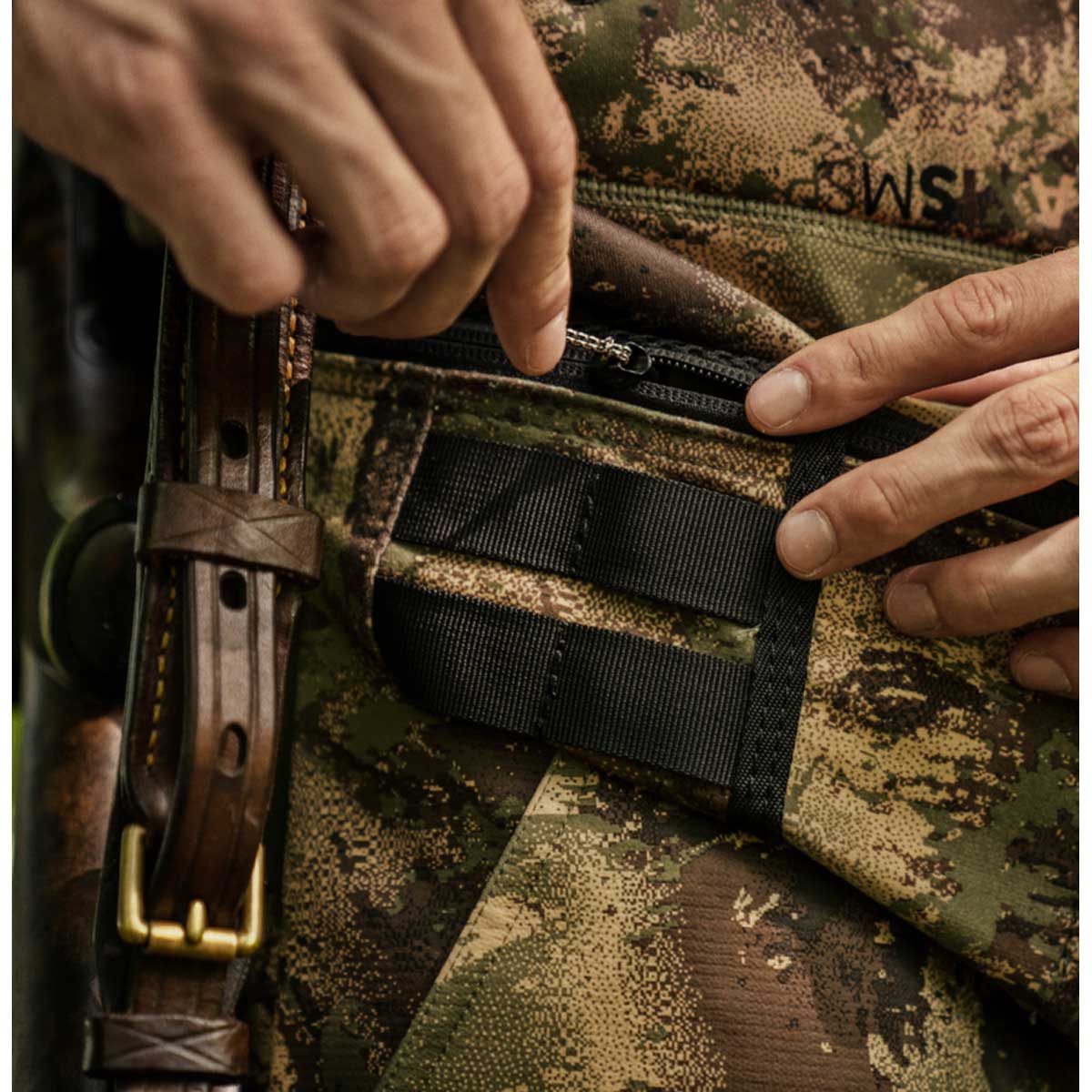Harkila Deer Stalker Camo Waist Pack - zip detail Harkila Deer Stalker Camo Waist Pack - zip detail