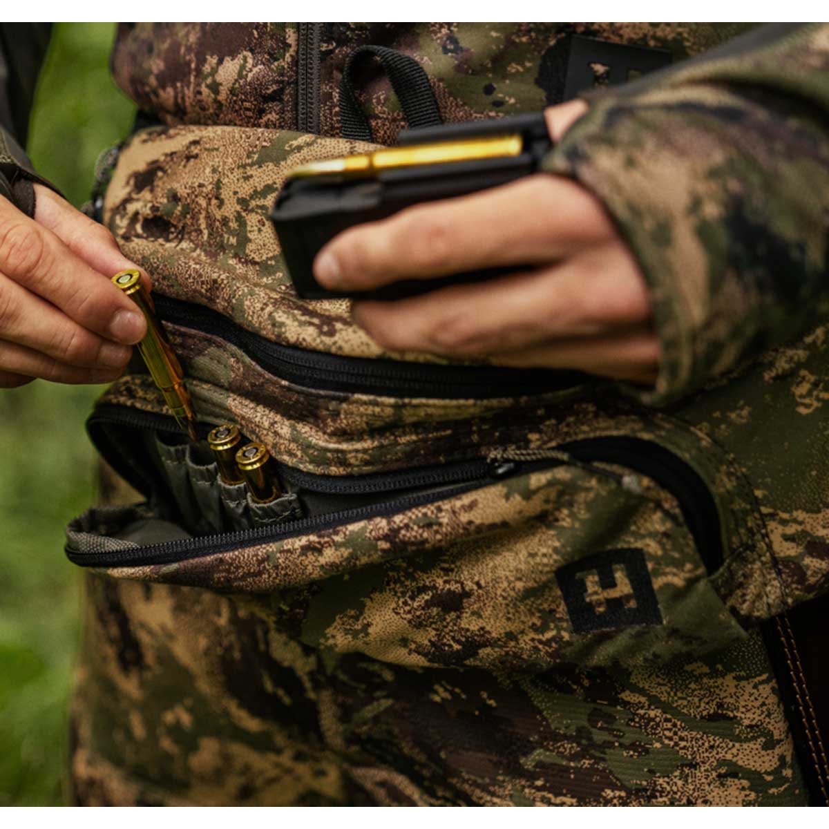 Harkila Deer Stalker Camo Waist Pack - inside detail Harkila Deer Stalker Camo Waist Pack - inside detail