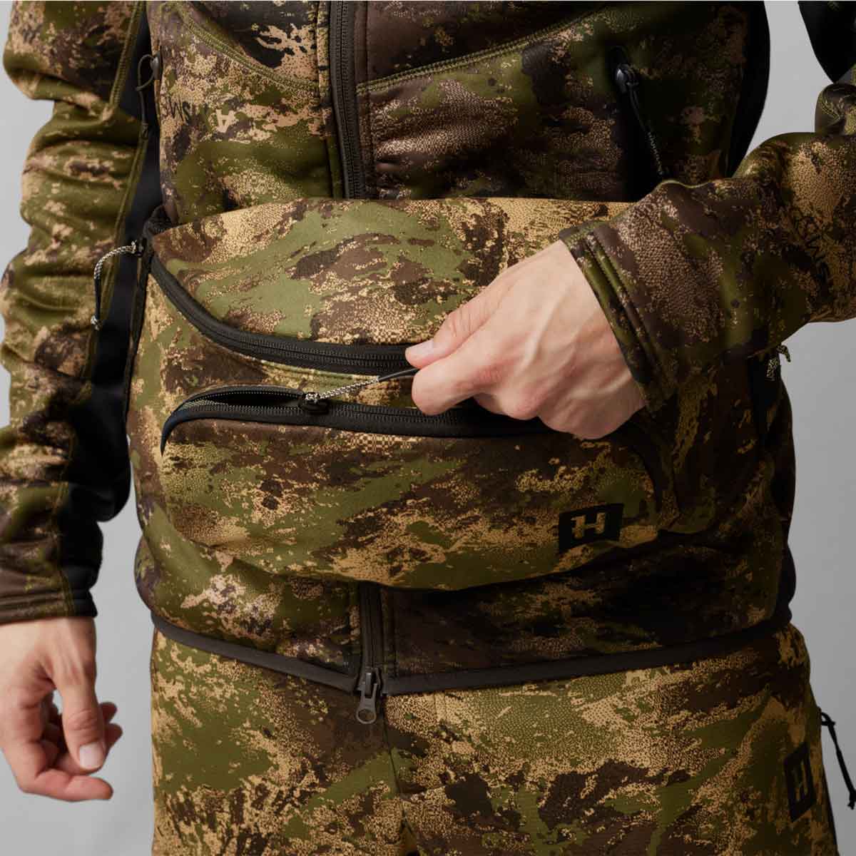 Harkila Deer Stalker Camo Waist Pack - pocket detail Harkila Deer Stalker Camo Waist Pack - pocket detail