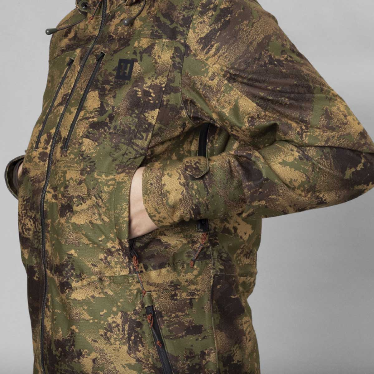 Harkila Deer Stalker Women's Camo HWS Jacket - Handwarmer Pocket Detail Harkila Deer Stalker Women's Camo HWS Jacket - Handwarmer Pocket Detail