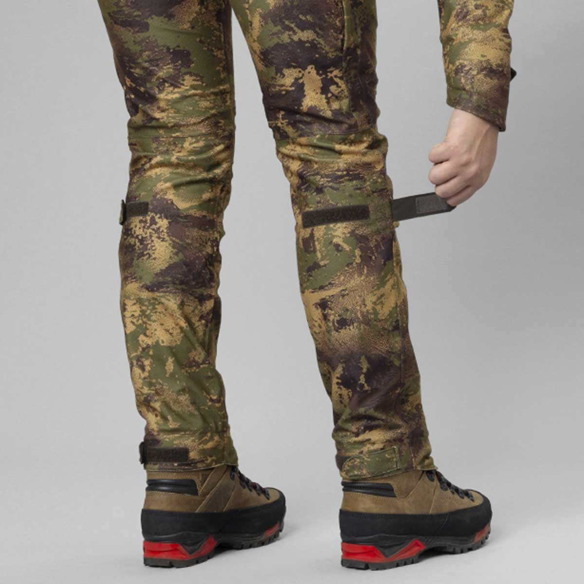 Harkila Deer Stalker Women's Camo HWS Trousers - Leg Straps Detail Harkila Deer Stalker Women's Camo HWS Trousers - Leg Straps Detail