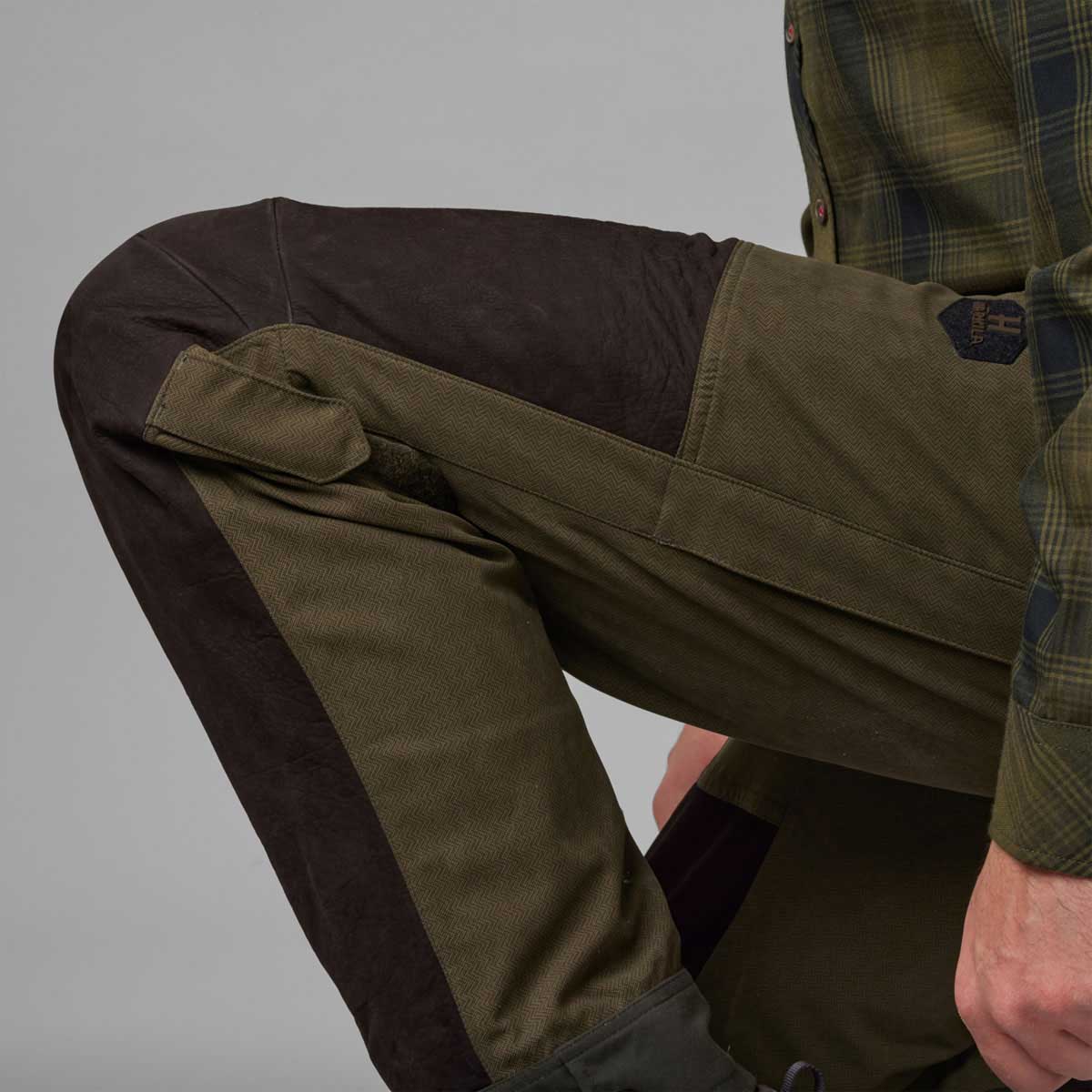 Harkila Driven Hunt HWS Leather Trousers - knee detail Harkila Driven Hunt HWS Leather Trousers - knee detail