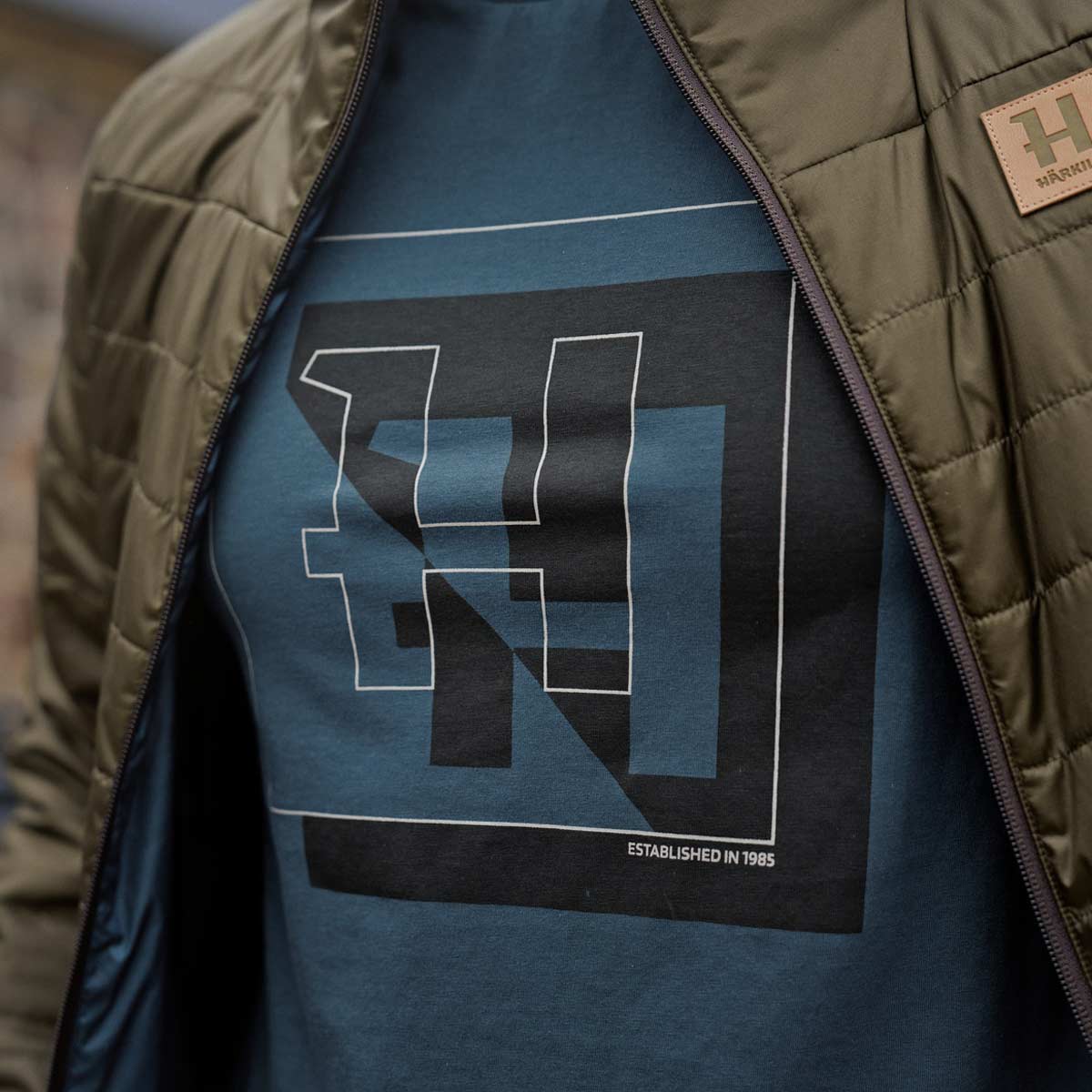 Harkila H-Logo Short-sleeved T-Shirt - Sea Blue Logo Detail Harkila H-Logo Short-sleeved T-Shirt - Sea Blue Logo Detail