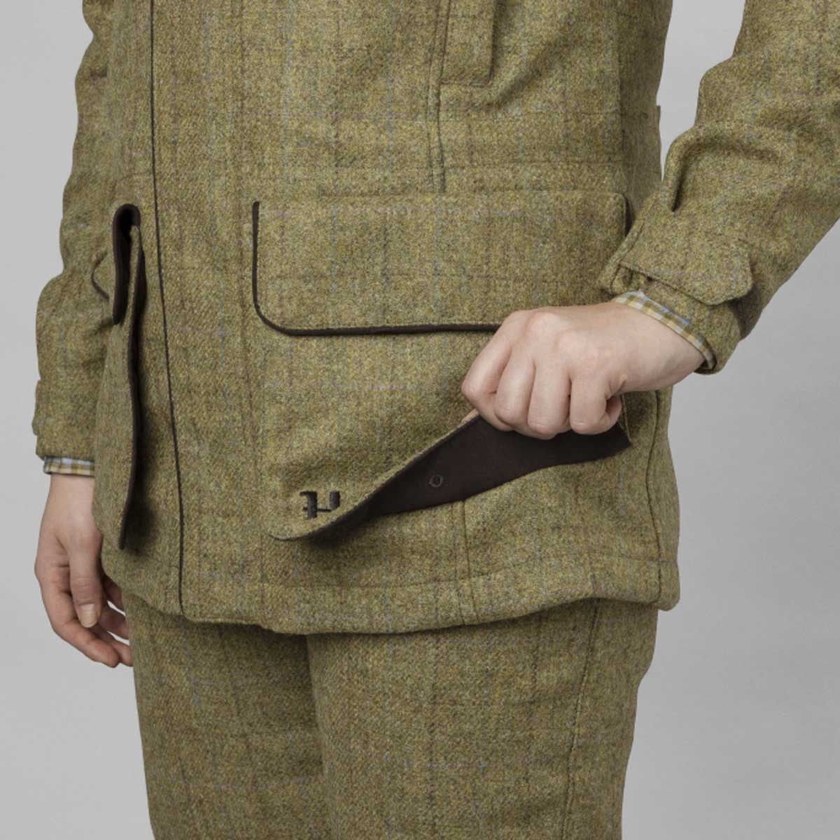 Harkila Jura Women's GTX Jacket - Cartridge Pocket Detail Harkila Jura Women's GTX Jacket - Cartridge Pocket Detail