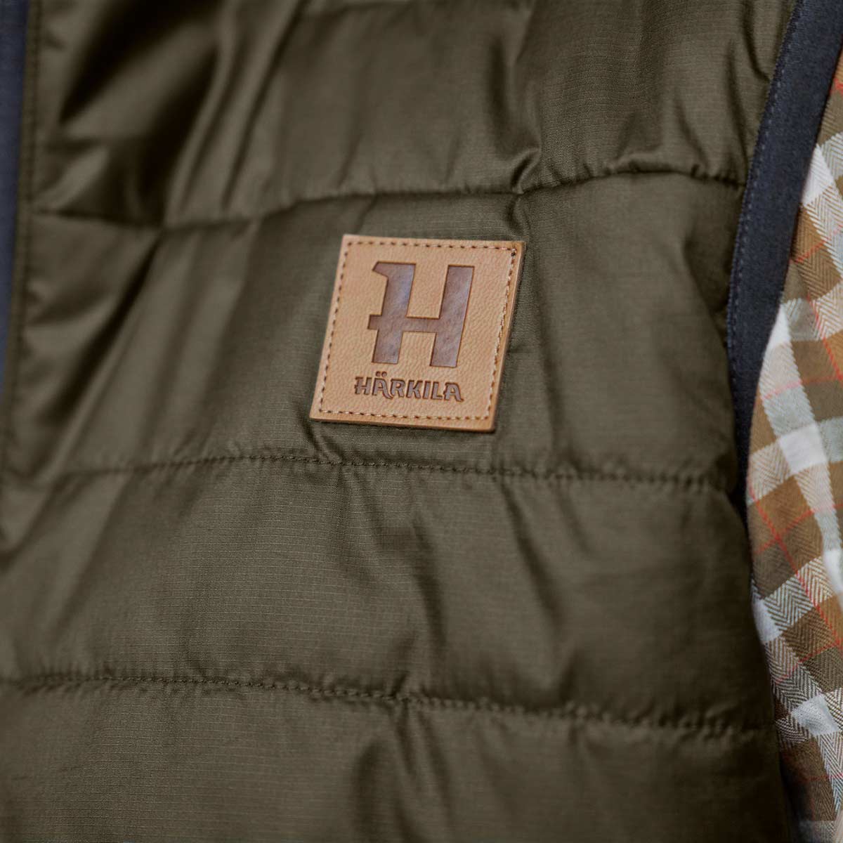 Harkila Kalix HSP Women's Waistcoat - Chest Detail Harkila Kalix HSP Women's Waistcoat - Chest Detail