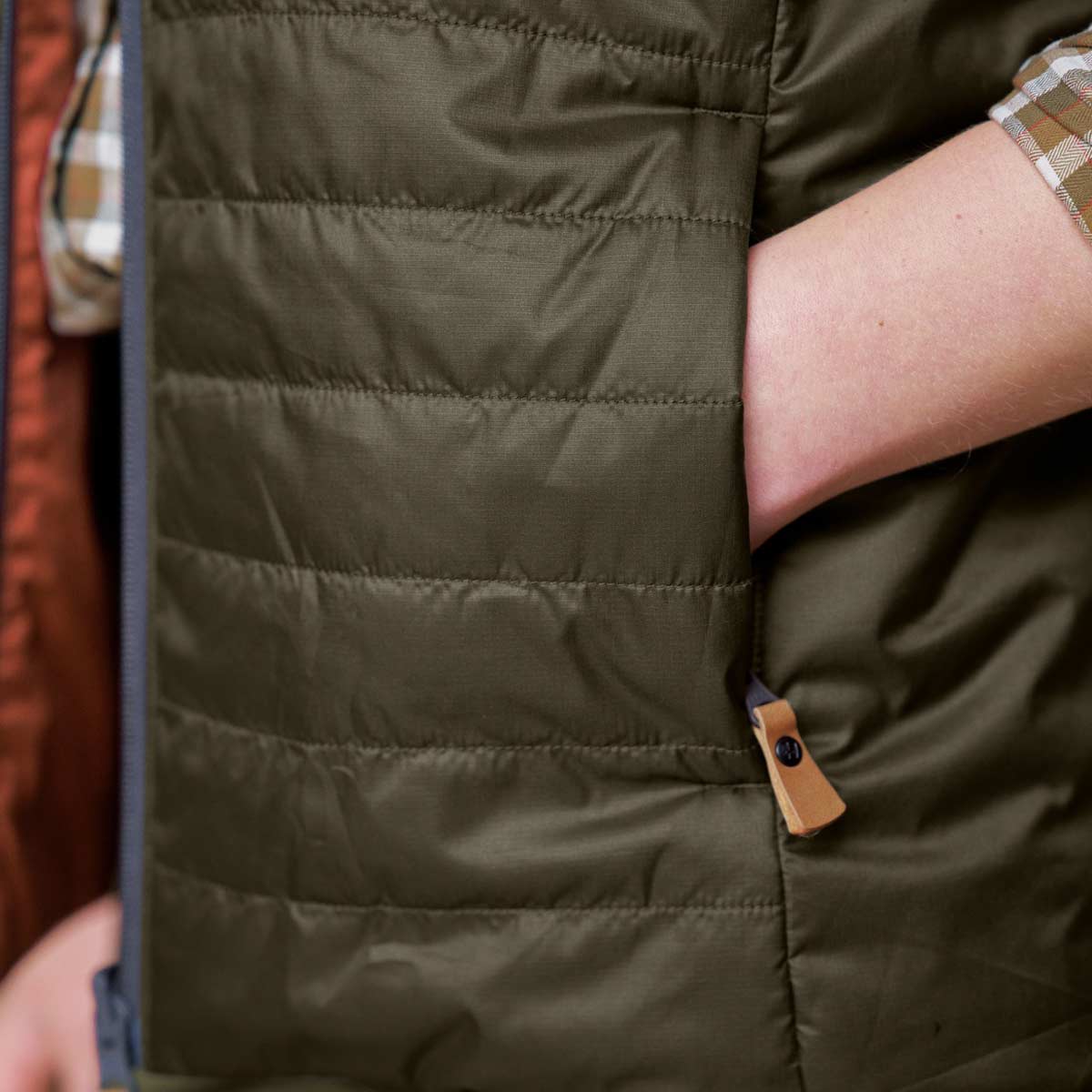 Harkila Kalix HSP Women's Waistcoat - Side Pocket Detail Harkila Kalix HSP Women's Waistcoat - Side Pocket Detail