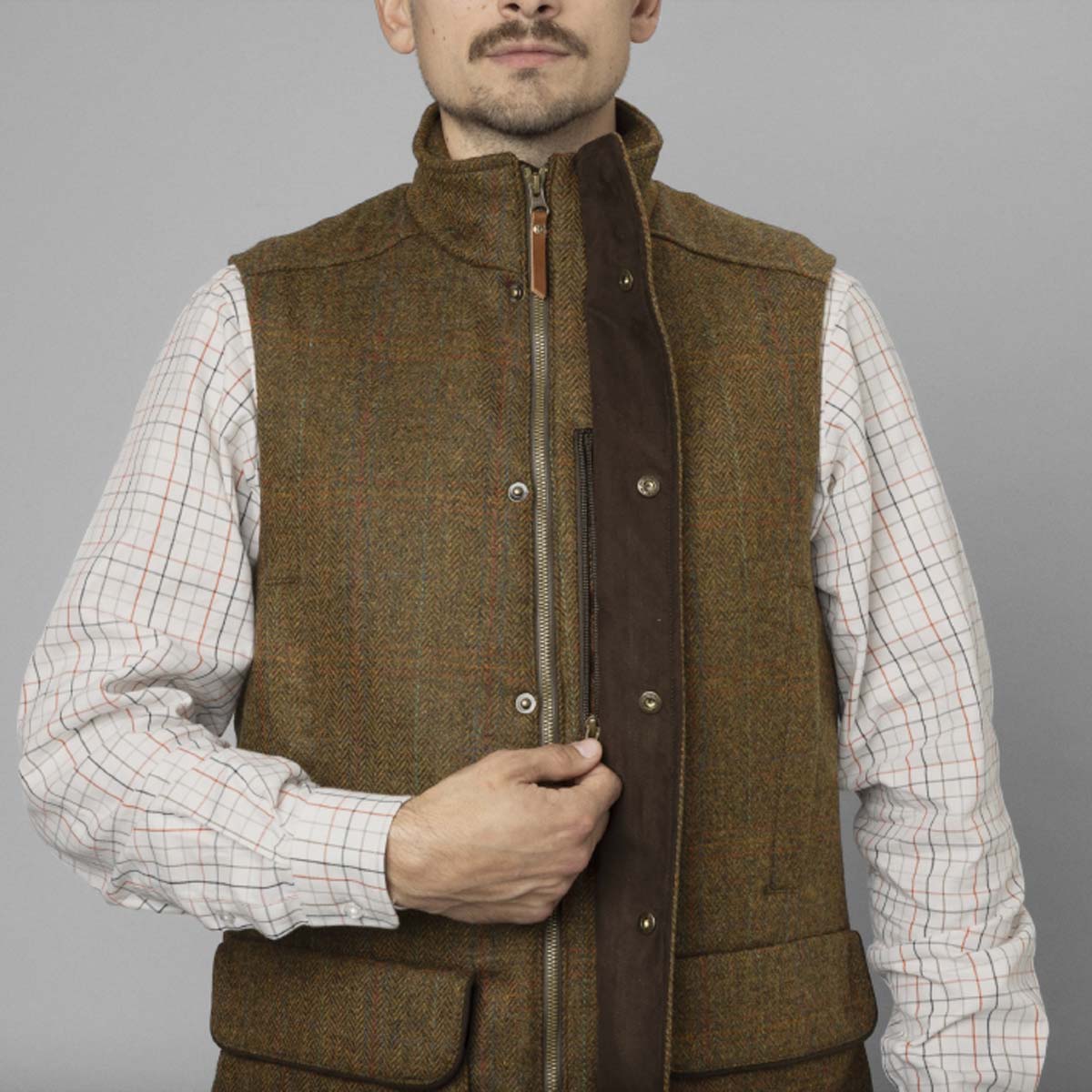 Harkila Kenmore Waistcoat - Front Detail Harkila Kenmore Waistcoat - Front Detail