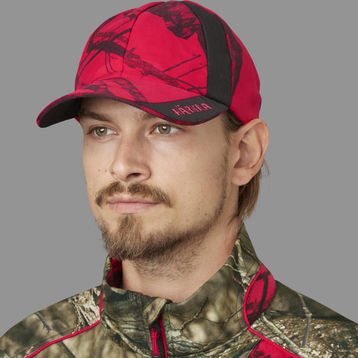 Harkila Moose Hunter 2.0 Safety Cap - On Model Harkila Moose Hunter 2.0 Safety Cap - On Model