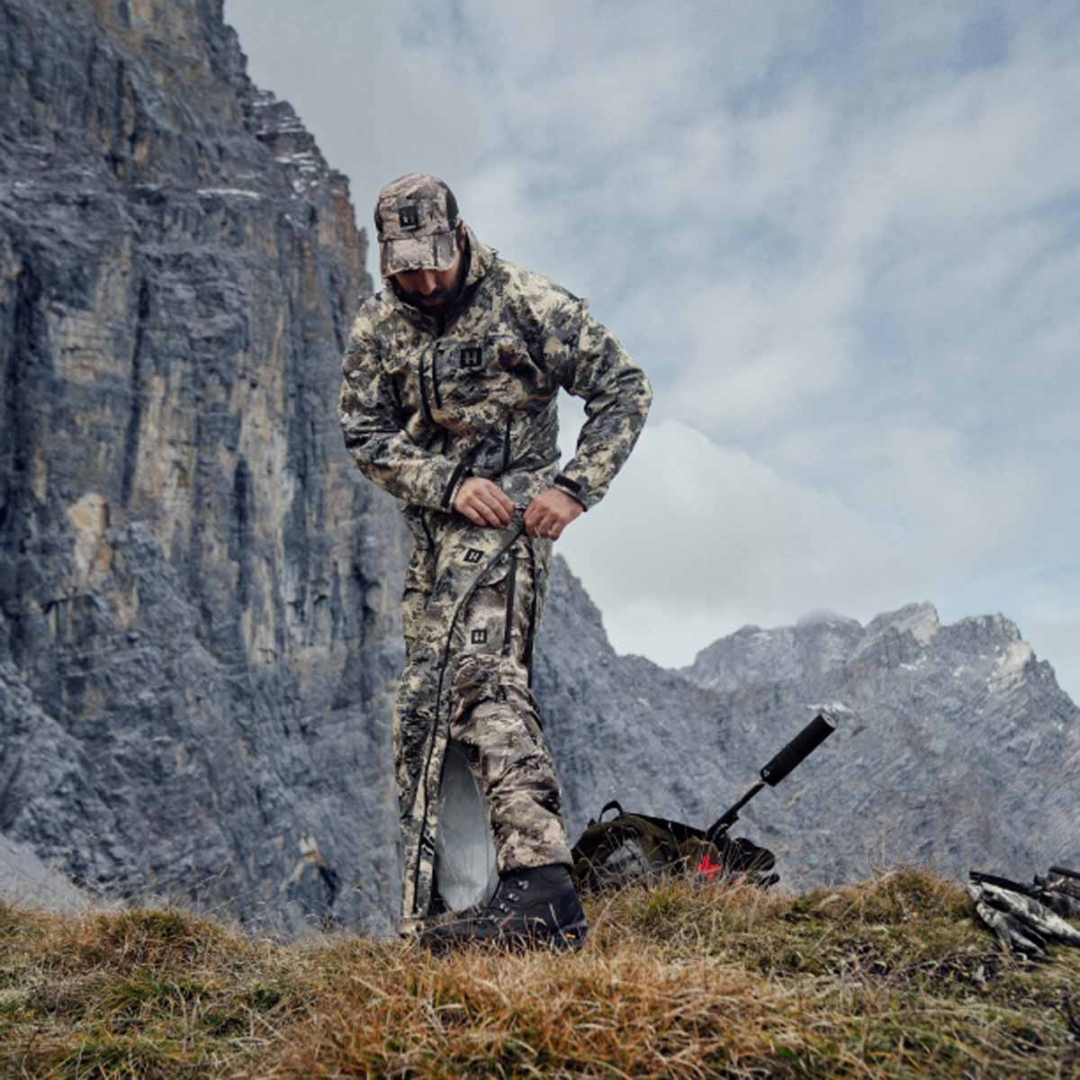Harkila Mountain Hunter Expedition HWS Packable Trousers - Putting On Harkila Mountain Hunter Expedition HWS Packable Trousers - Putting On