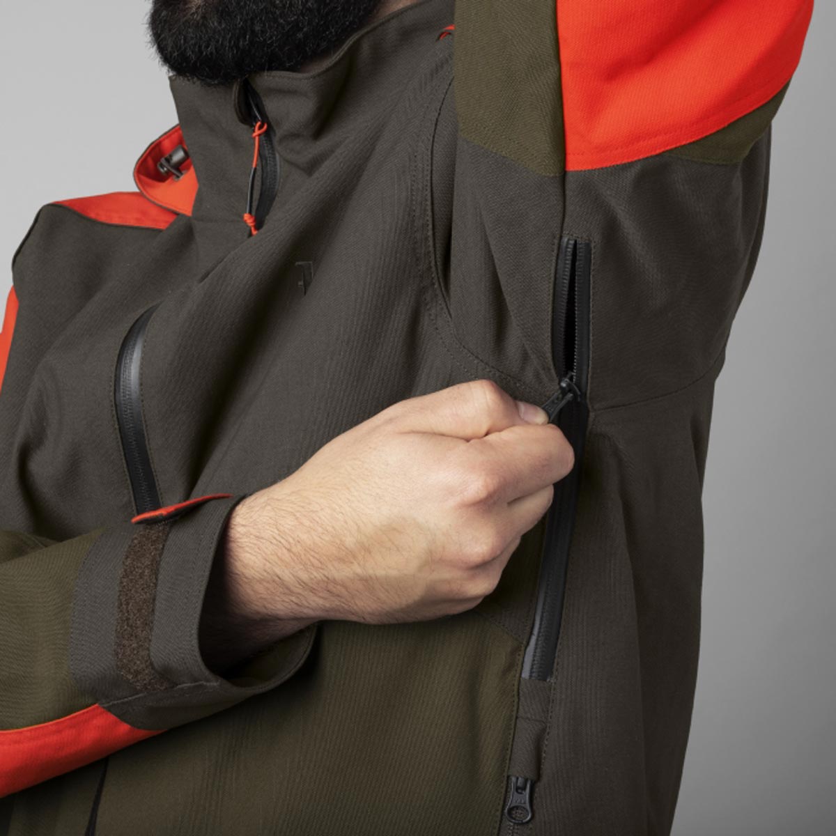 Harkila Pro Hunter Dog Keeper GTX Jacket- Under Arm Vent Harkila Pro Hunter Dog Keeper GTX Jacket- Under Arm Vent