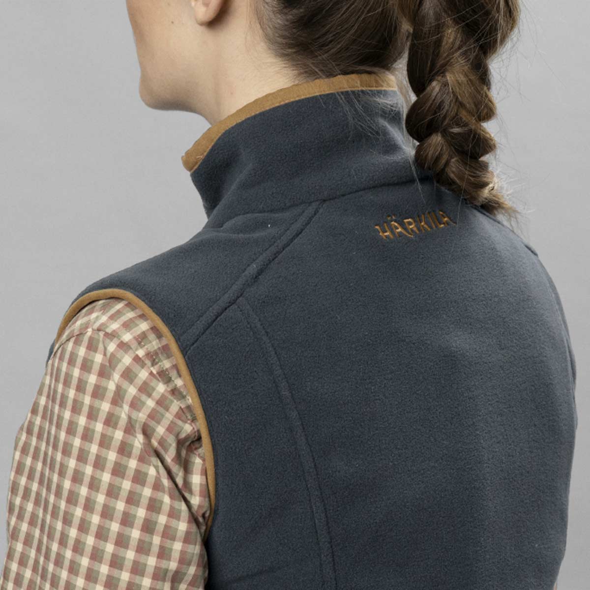 Harkila Sandhem 200 Women's Waistcoat - Rear Neck Detail Harkila Sandhem 200 Women's Waistcoat - Rear Neck Detail
