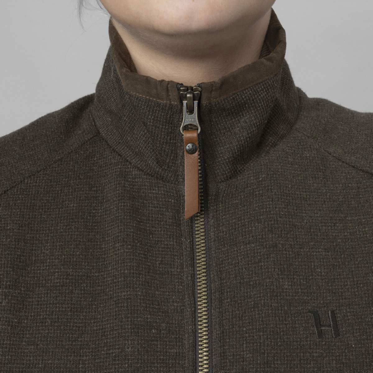 Harkila Sandhem Pro Women's Waistcoat - Neck Detail Harkila Sandhem Pro Women's Waistcoat - Neck Detail