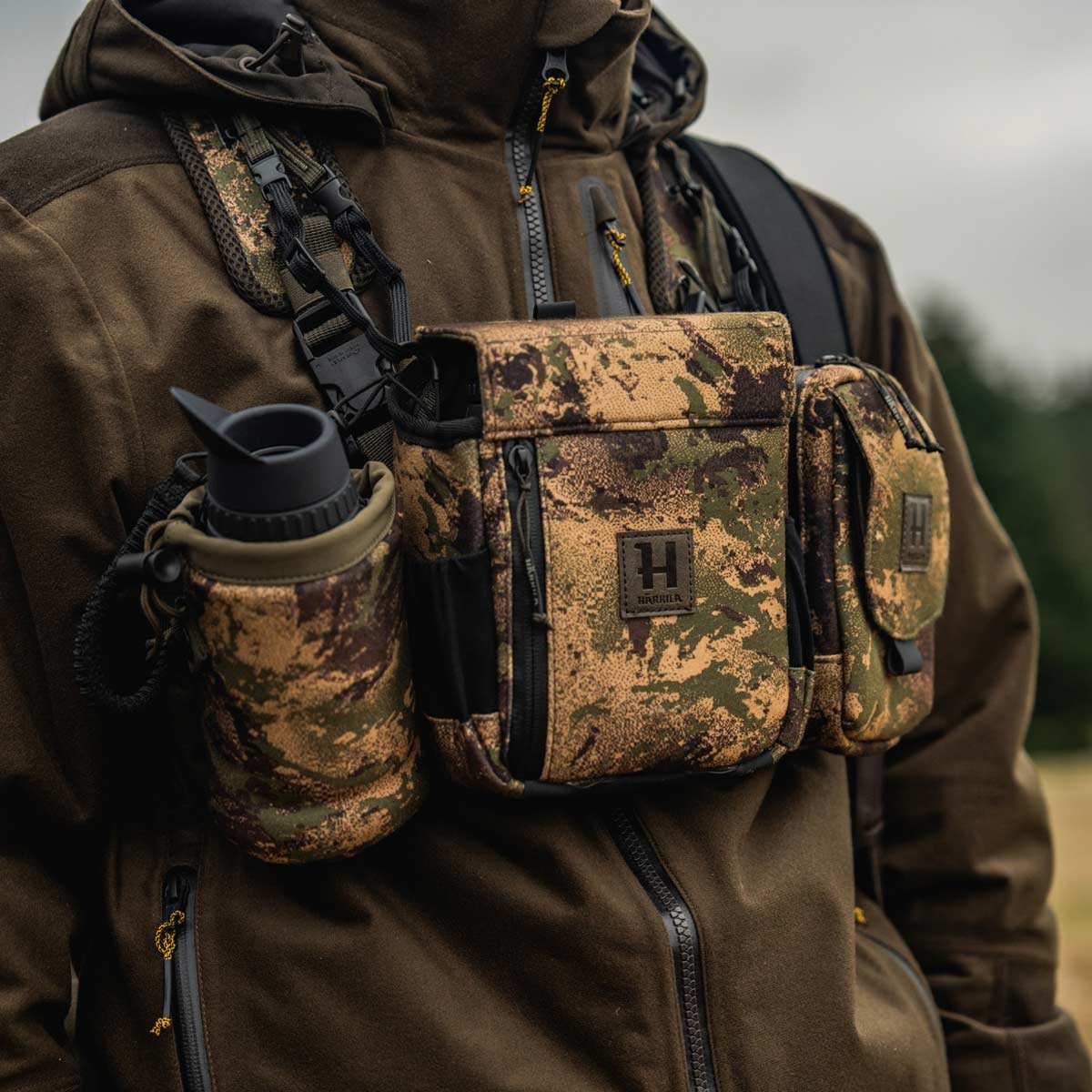 Harkila Thermal Camo Spotter Pouch - On Model Harkila Thermal Camo Spotter Pouch - On Model