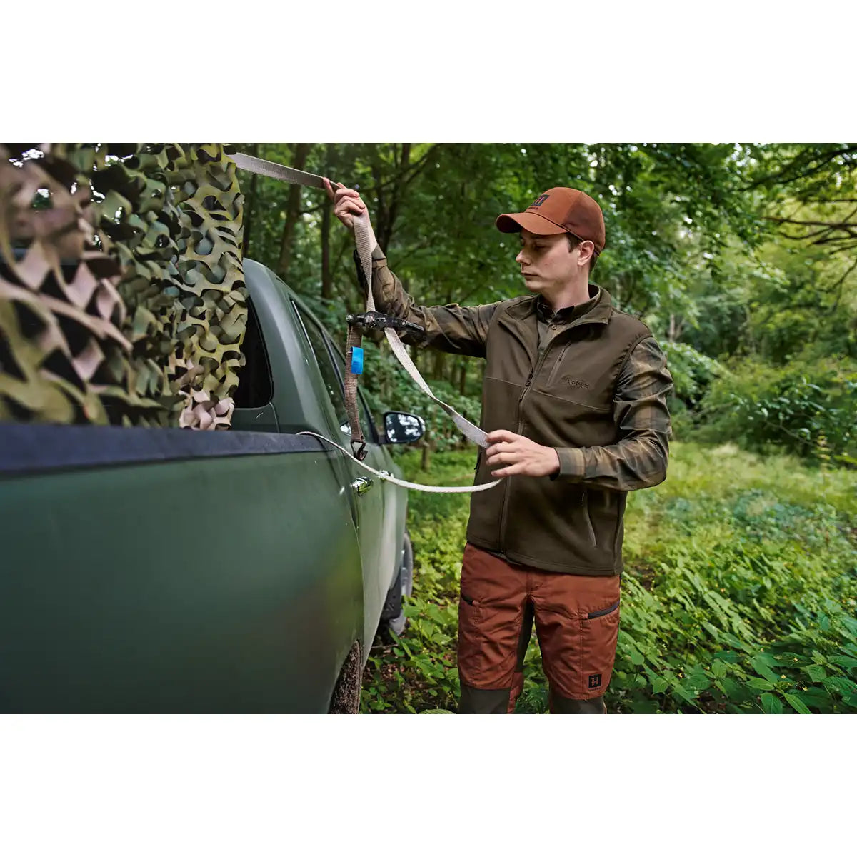 Härkila Fjell Fleece Waistcoat - Worn by Model - Front Härkila Fjell Fleece Waistcoat - Worn by Model - Front