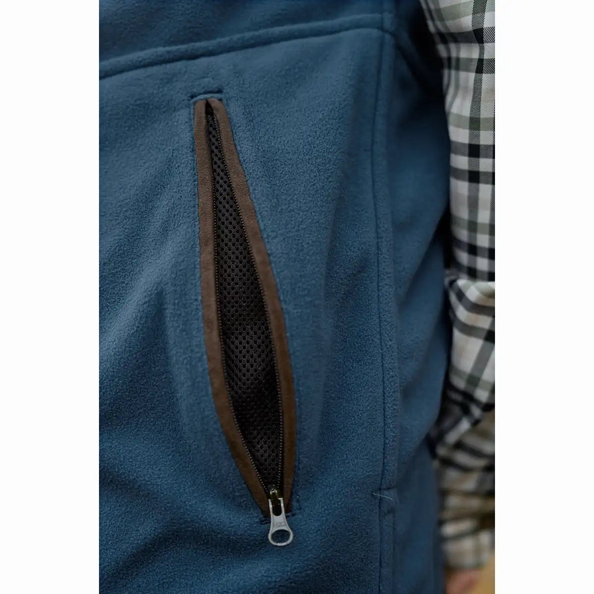 Harkila Kamko Estate WSP Reversible Waistcoat - Sea Blue - Pocket Close Up Harkila Kamko Estate WSP Reversible Waistcoat - Sea Blue - Pocket Close Up