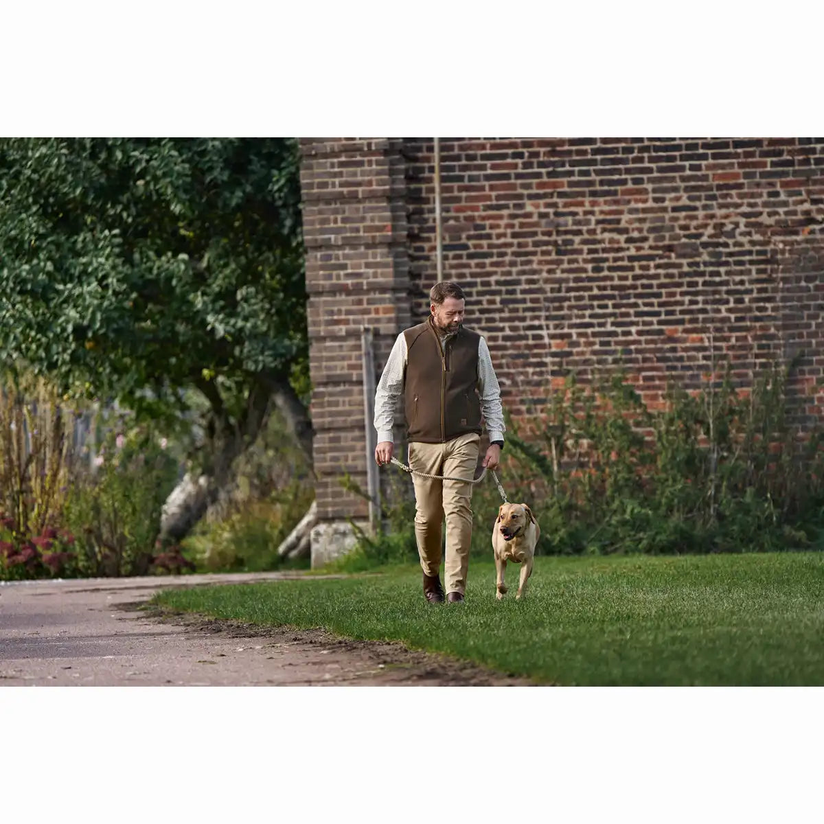 Harkila Sandhem Sherpa Fleece Waistcoat - Demitasse Brown - Worn By Model Harkila Sandhem Sherpa Fleece Waistcoat - Demitasse Brown - Worn By Model