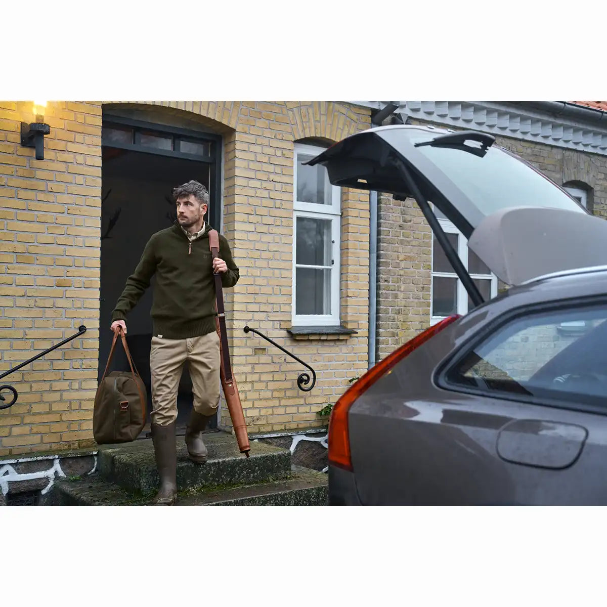 Harkila Vincent Merino Half Zip Pullover - Rosin - Worn By Model - Front Harkila Vincent Merino Half Zip Pullover - Rosin - Worn By Model - Front