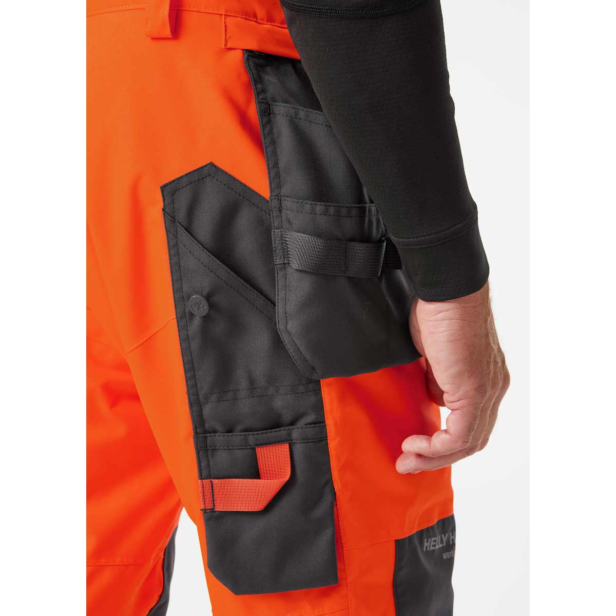 Helly-Hansen-Alna-2.0-Winter-Insulated-Construction-Pant-Class-2-Pocket-details Helly-Hansen-Alna-2.0-Winter-Insulated-Construction-Pant-Class-2-Pocket-details