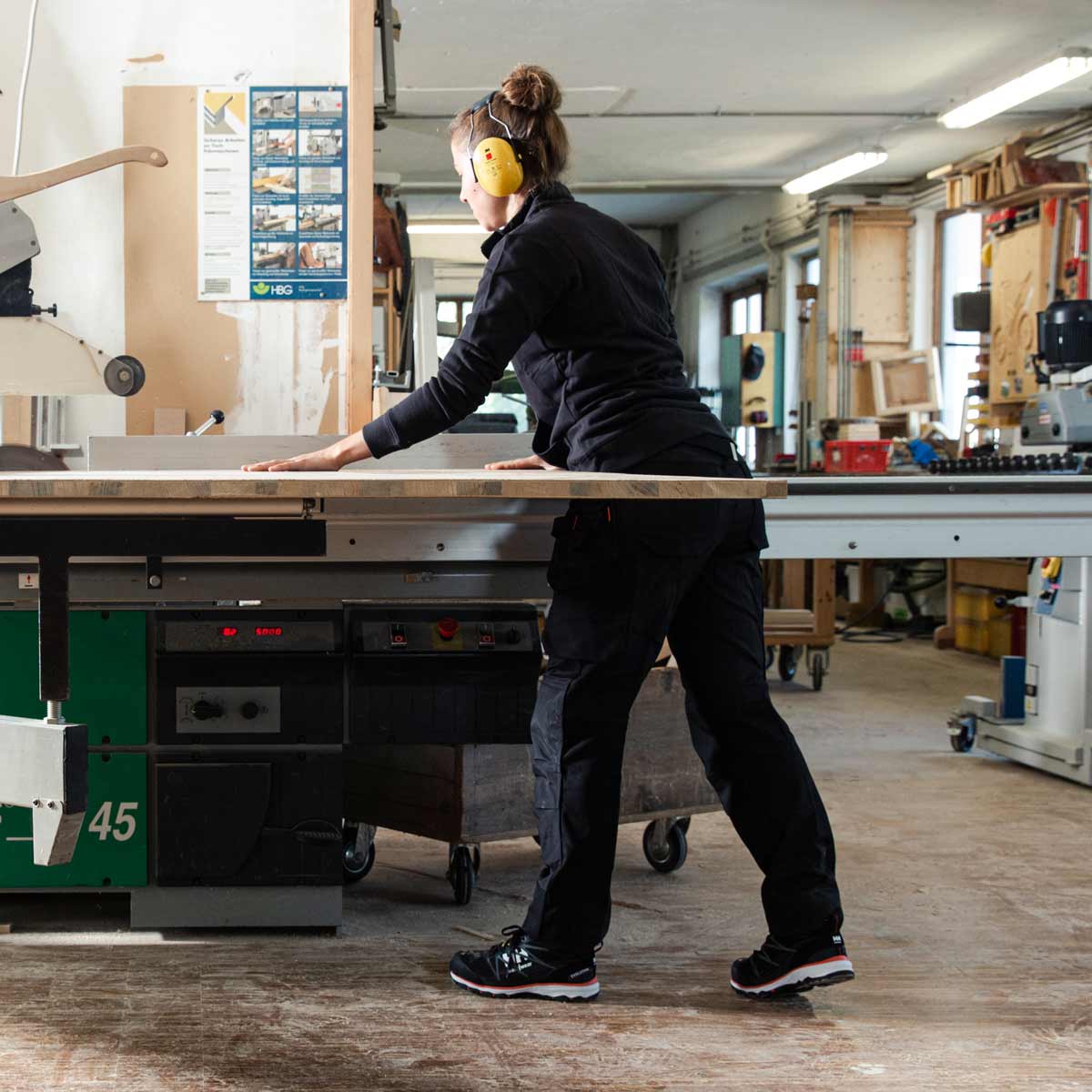 Helly-Hansen-Chelsea-Evolution-Aluminium-Toe-Safety-Shoes-Lifestyle Helly-Hansen-Chelsea-Evolution-Aluminium-Toe-Safety-Shoes-Lifestyle