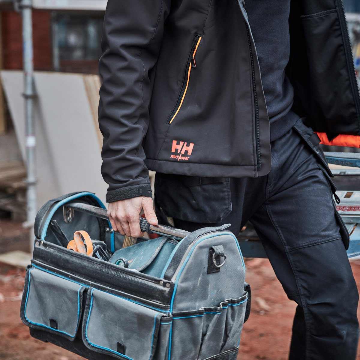 Helly Hansen Chelsea Evolution Hooded Softshell Jacket Helly Hansen Chelsea Evolution Hooded Softshell Jacket