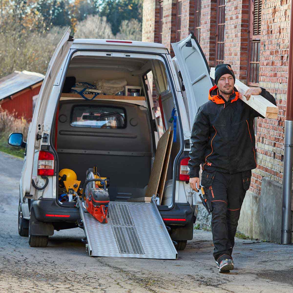 Helly Hansen Chelsea Evolution Winter Jacket - lifestyle Helly Hansen Chelsea Evolution Winter Jacket - lifestyle