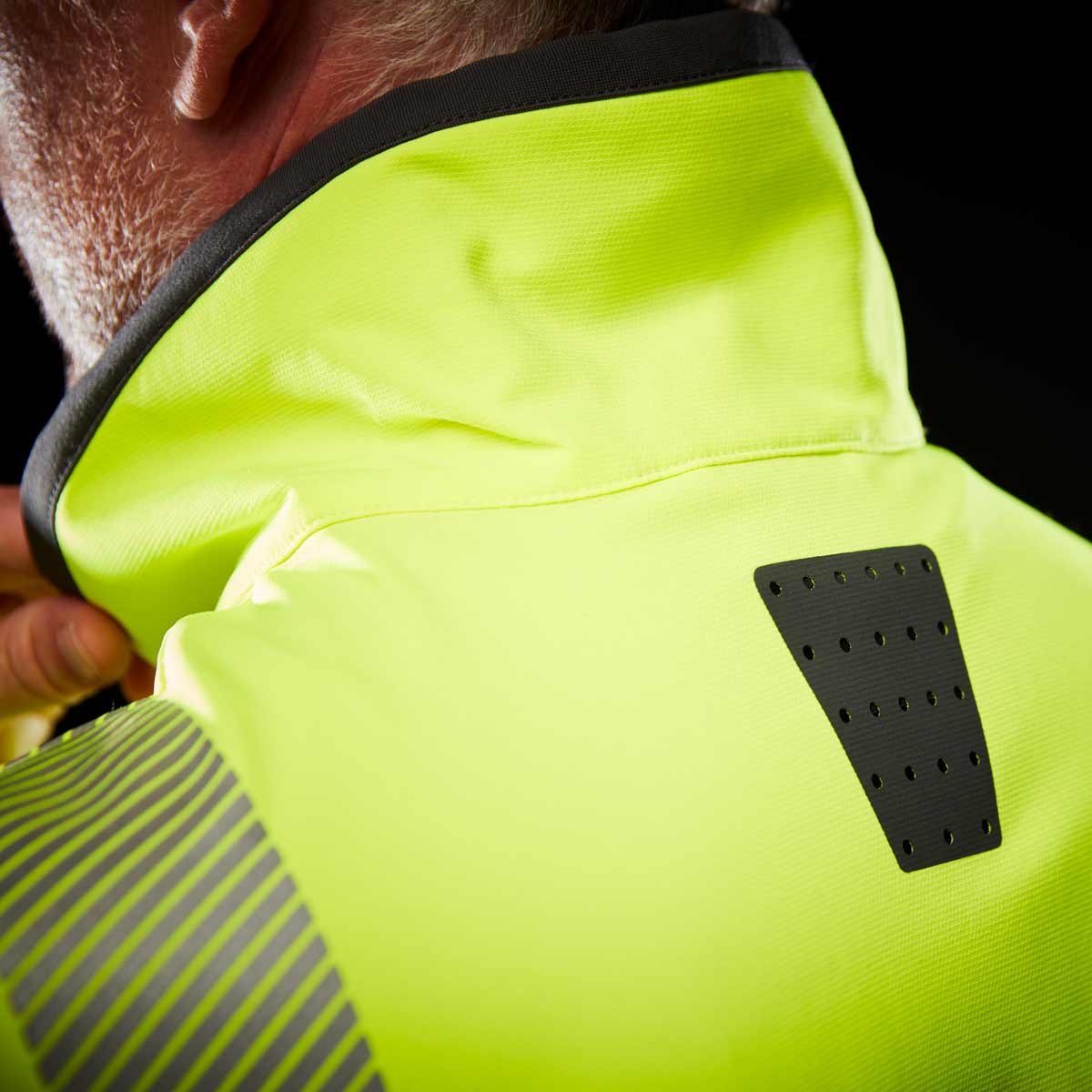 Helly-Hansen-ICU-BRZ-Jacket-Yellow-Ebony-Rear-detail Helly-Hansen-ICU-BRZ-Jacket-Yellow-Ebony-Rear-detail