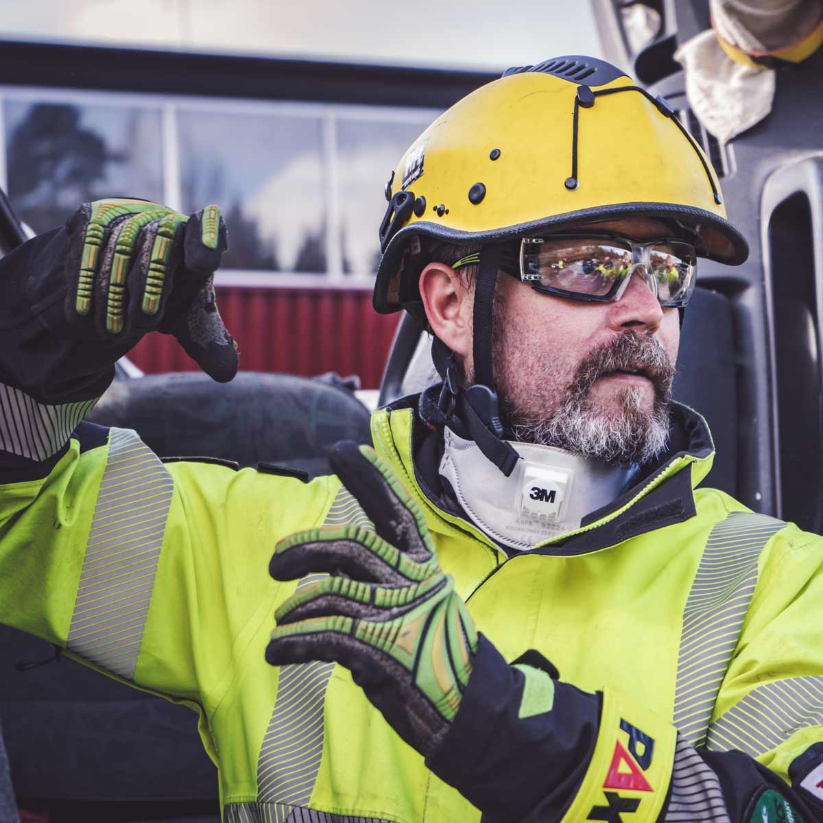 Helly Hansen ICU Hi Vis 3 Layer Waterproof Shell Jacket Helly Hansen ICU Hi Vis 3 Layer Waterproof Shell Jacket