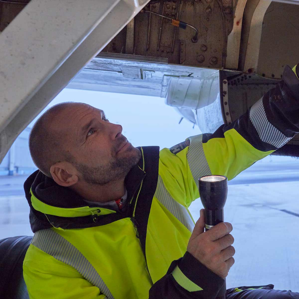 Helly Hansen Hi Vis Hoodie - Yellow Helly Hansen Hi Vis Hoodie - Yellow